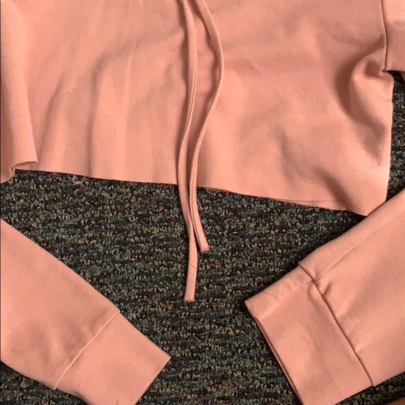 Cropped pink hoodie - Picture 3 of 3
